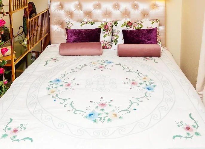 La Boheme - The Magic Of & Free Parking *