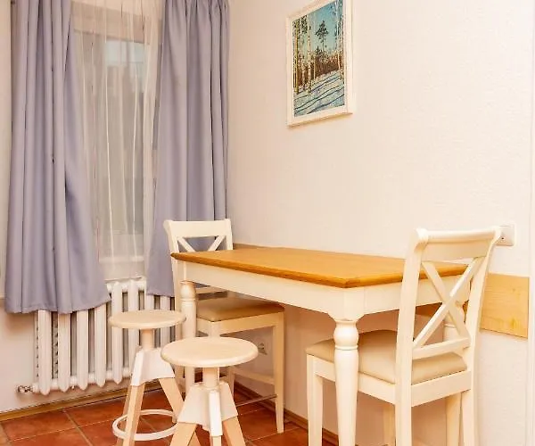 La Boheme - The Magic Of & Free Parking *