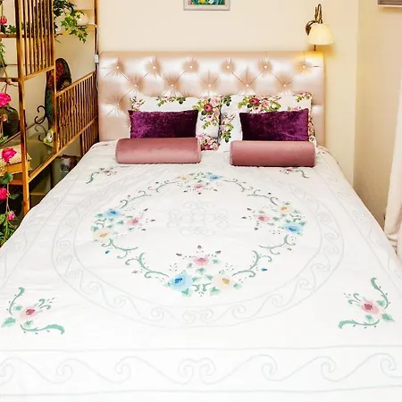 La Boheme - The Magic Of & Free Parking *