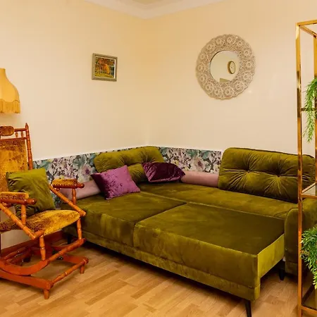 La Boheme - The Magic Of & Free Parking