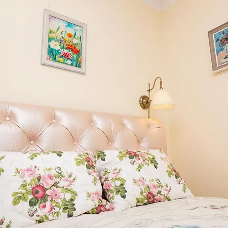 La Boheme - The Magic Of & Free Parking *