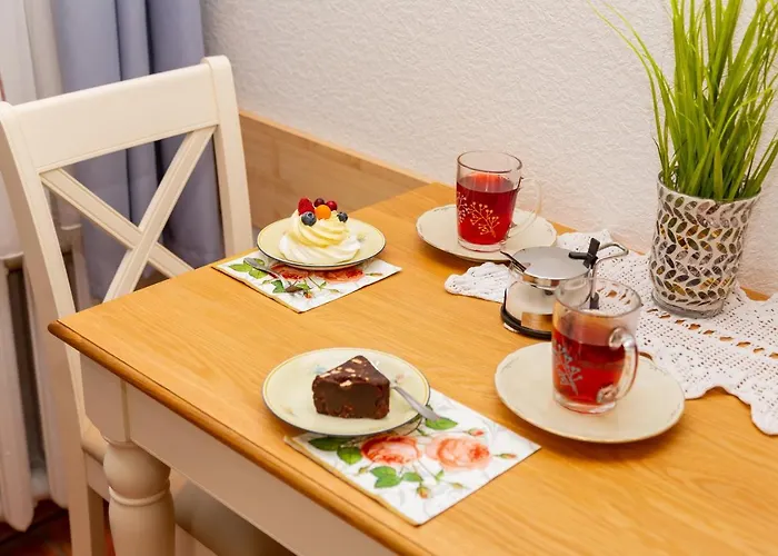 La Boheme - The Magic Of & Free Parking *